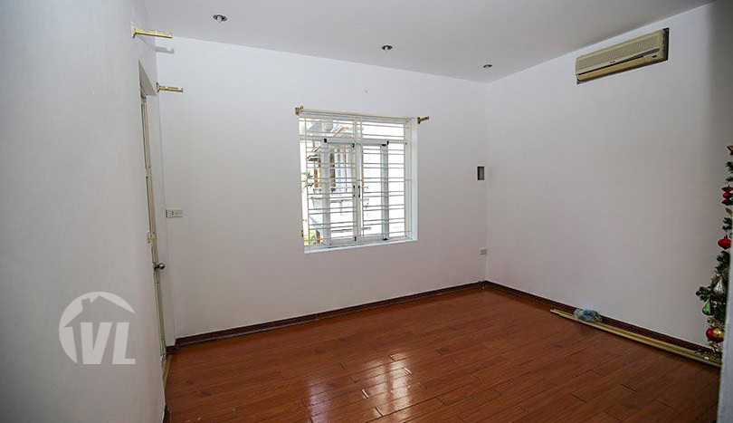 3 bed house with large yard to rent in Tay Ho district