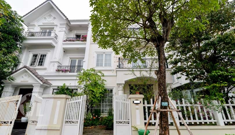 High standard Vinhomes Riverside house to rent on Anh Dao street