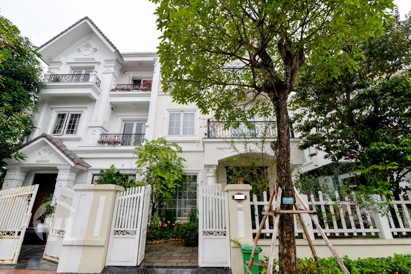 333 High standard Vinhomes Riverside house to rent on Anh Dao street