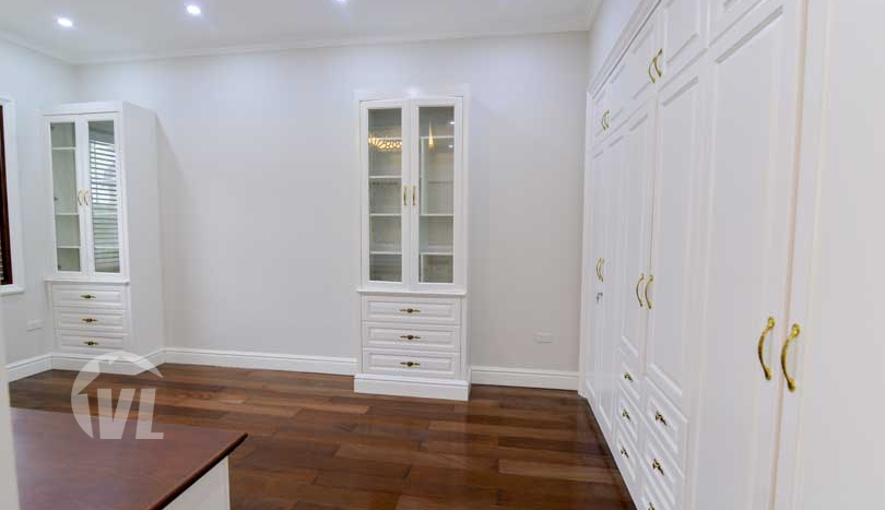 High standard Vinhomes Riverside house to rent on Anh Dao street