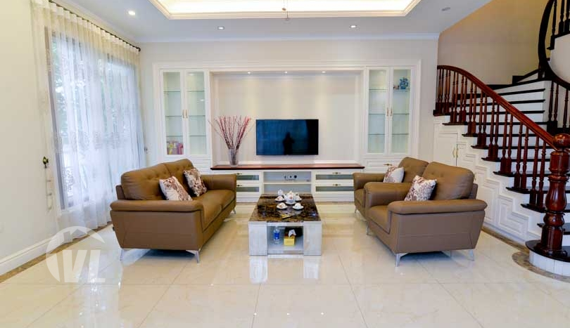 High standard Vinhomes Riverside house to rent on Anh Dao street
