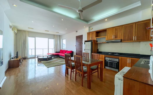 Large and bright 2 bed apartment to rent in Hanoi center