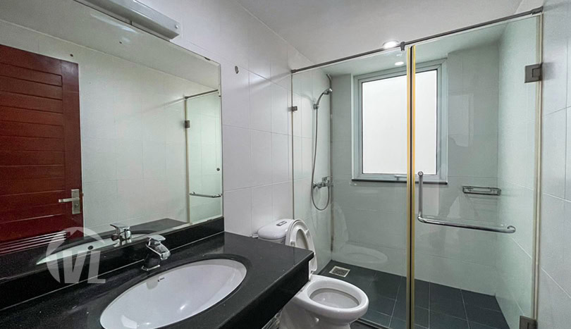 Large and bright 2 bed apartment to rent in Hanoi center