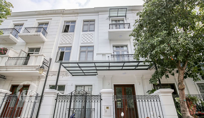 New 4 bed house to rent on Nguyet Que in Vinhomes Harmony