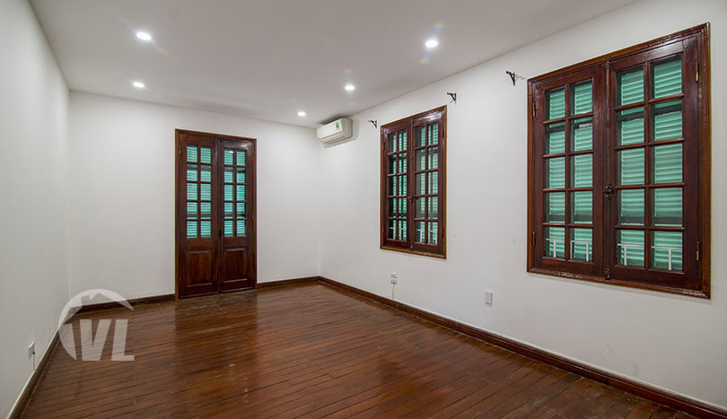4 bedroom villa with swimming pool and garden in Tay Ho