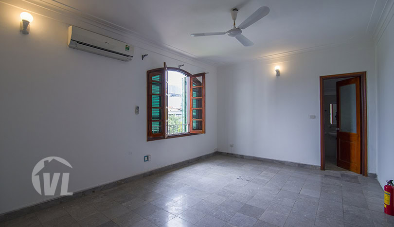 4 bedroom villa with swimming pool and garden in Tay Ho