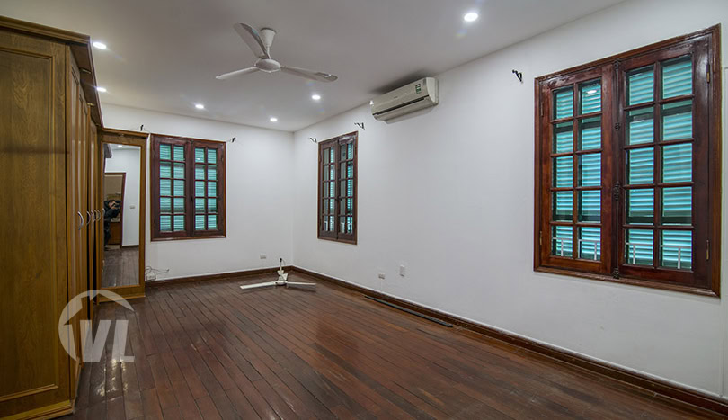 4 bedroom villa with swimming pool and garden in Tay Ho