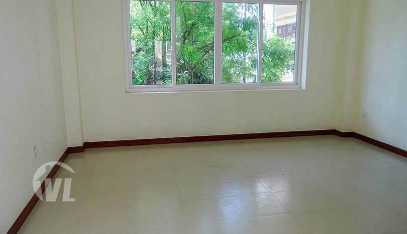 Partly furnished house with yard to lease in Tay Ho district