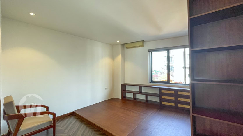 Penthouse with terrace overlooking the West Lake view in Tay Ho area