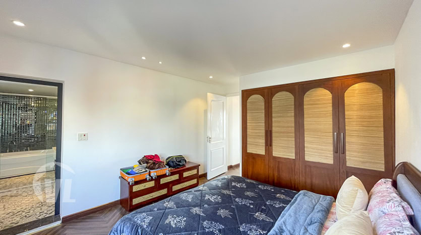Penthouse with terrace overlooking the West Lake view in Tay Ho area