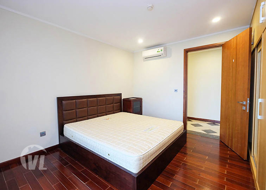 333 Spacious 4 bedroom apartment to rent in L2 tower Ciputra