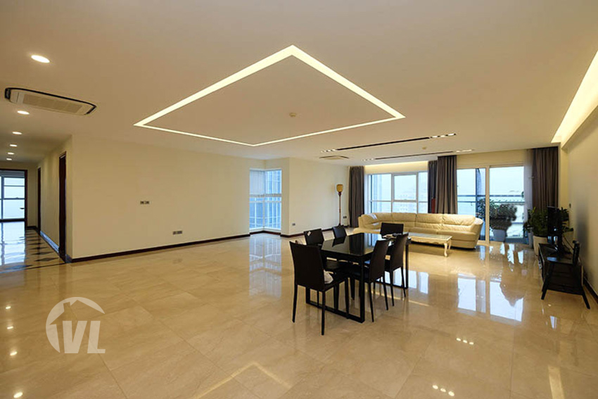 222 Spacious 4 bedroom apartment to rent in L2 tower Ciputra