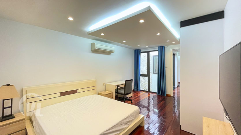 3 bed apartment with terrace in Yen Phu area Tay Ho