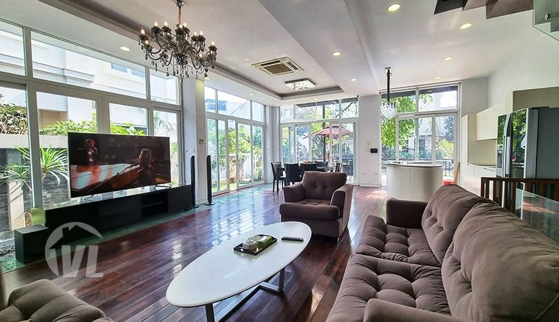Modern and airy 3 bed villa to rent in Vinhomes Riverside