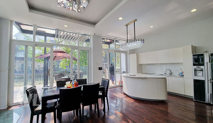 Modern and airy 3 bed villa to rent in Vinhomes Riverside
