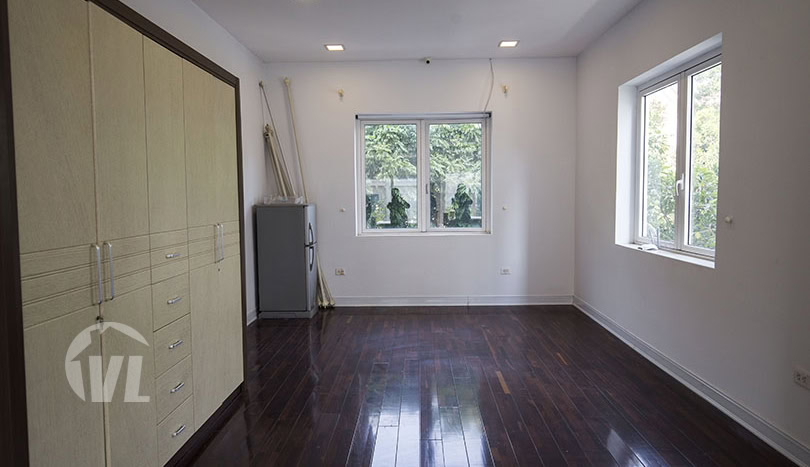 Modern and airy 3 bed villa to rent in Vinhomes Riverside