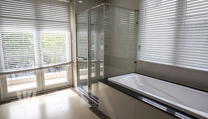 Separated villa to rent in Vinhomes Riverside close to Symphony mall