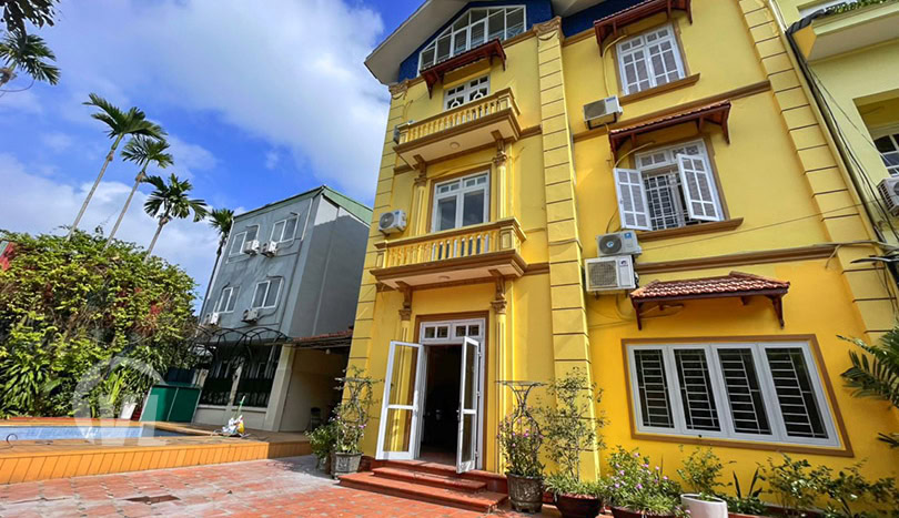 Swimming pool villa with garden and car access in Tay Ho
