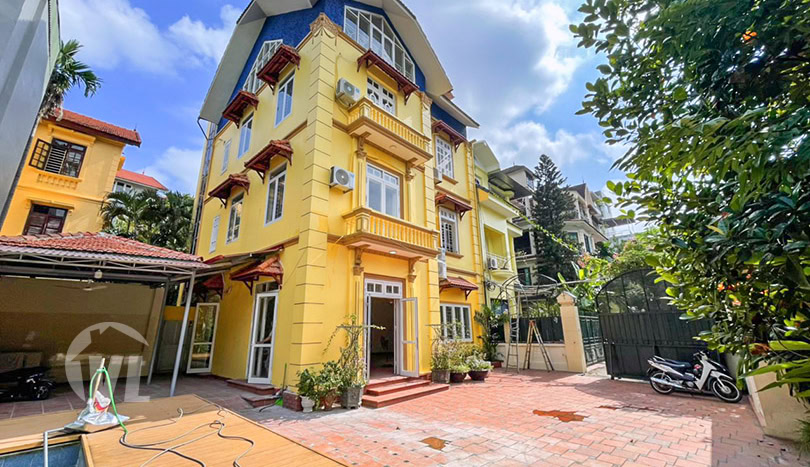 Swimming pool villa with garden and car access in Tay Ho