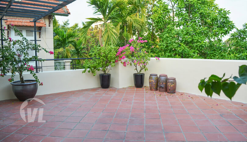 Fully furnished house to rent with garden in Tay Ho district