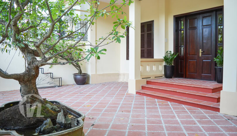 Fully furnished house to rent with garden in Tay Ho district