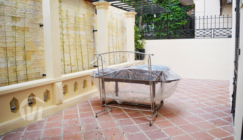 Fully furnished house to rent with garden in Tay Ho district