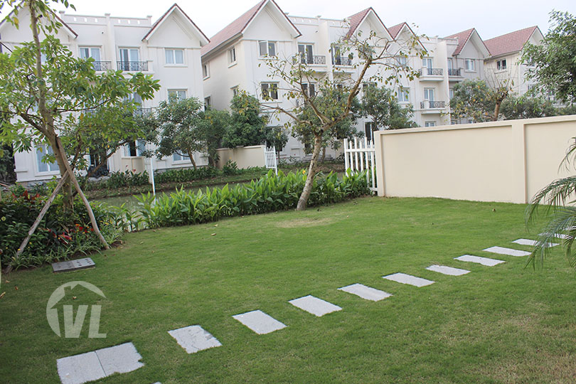 222 Furnished 4 bed villa to let in Vinhomes Riverside compound