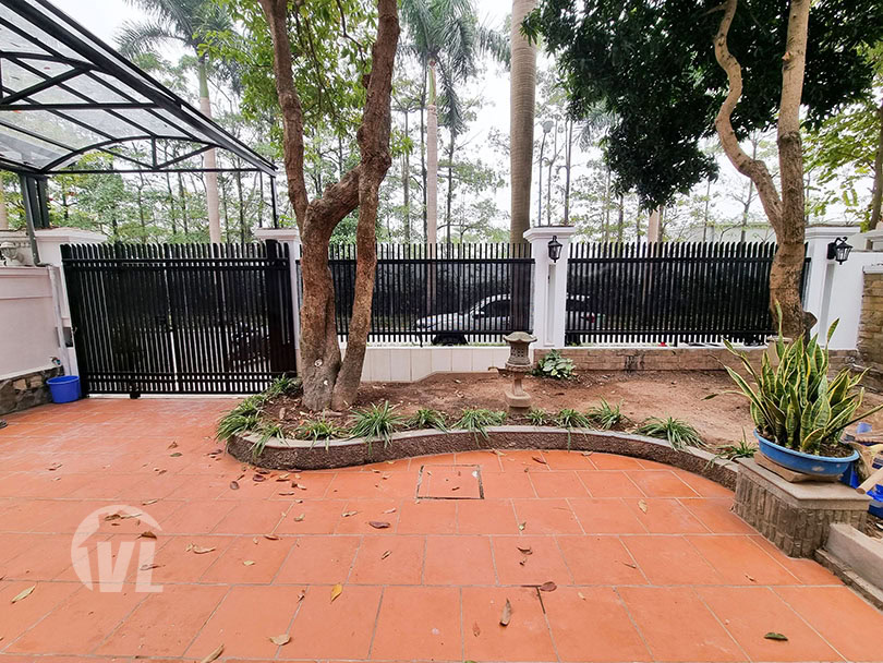 333 Large 5 bed villa to rent in Ciputra close to UNIS