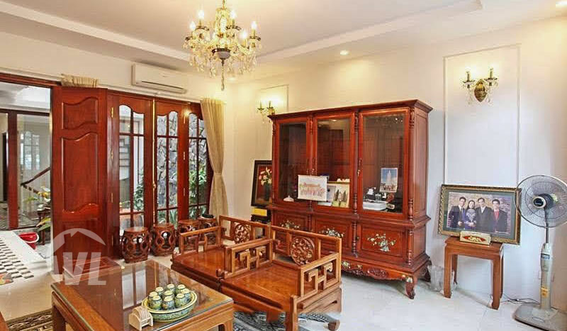 Spacious 5 beds villa with elevator to rent in Tay Ho