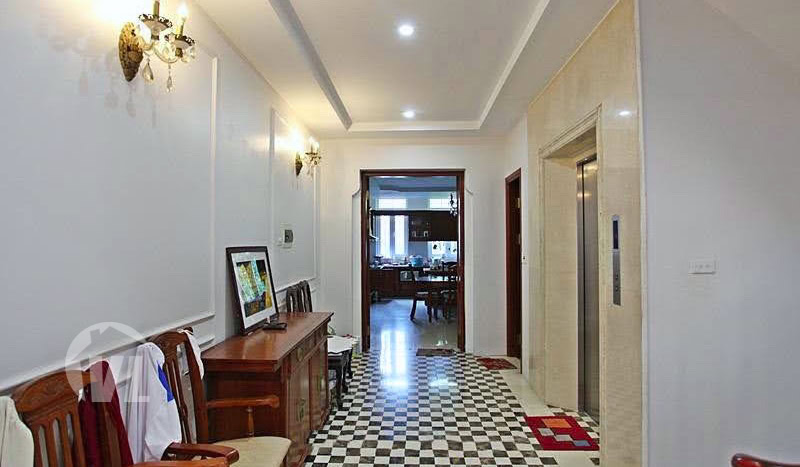 Spacious 5 beds villa with elevator to rent in Tay Ho