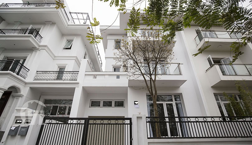 Brand-new 5 bed house for rent in K block Ciputra