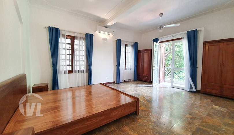Furnished 4 beds house to let with garden in Hanoi Tay Ho district