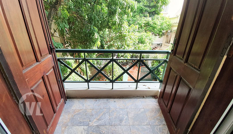 Furnished 4 beds house to let with garden in Hanoi Tay Ho district