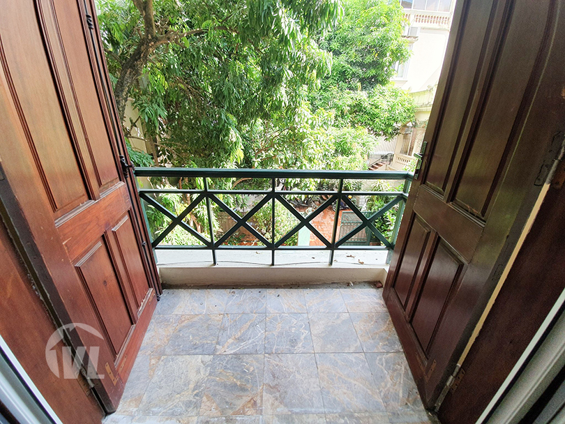 333 Furnished 4 beds house to let with garden in Hanoi Tay Ho district