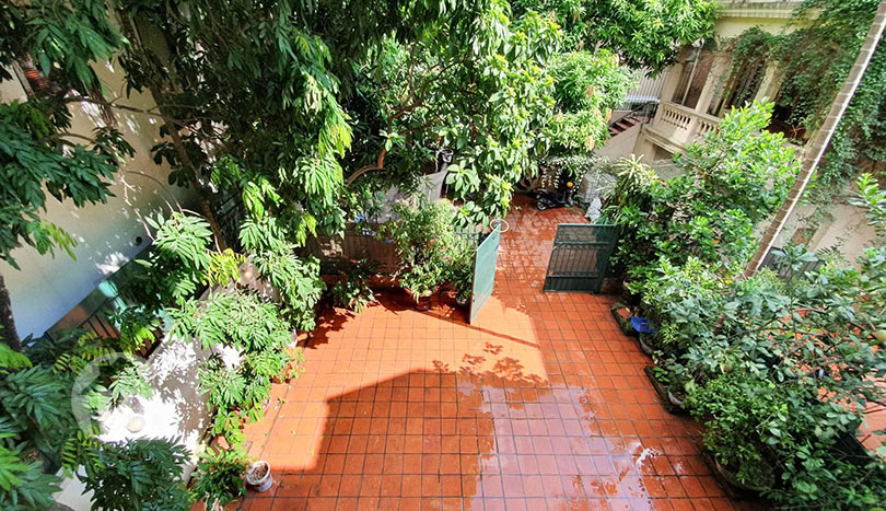 Furnished 4 beds house to let with garden in Hanoi Tay Ho district