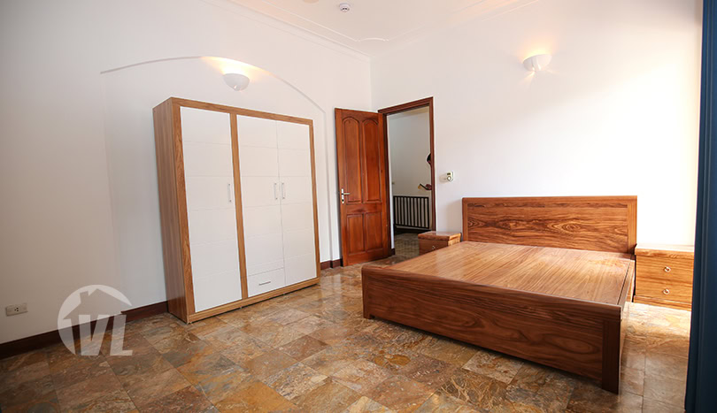 Furnished 4 beds house to let with garden in Hanoi Tay Ho district