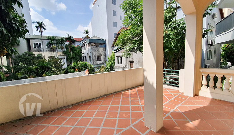 Furnished 4 beds house to let with garden in Hanoi Tay Ho district
