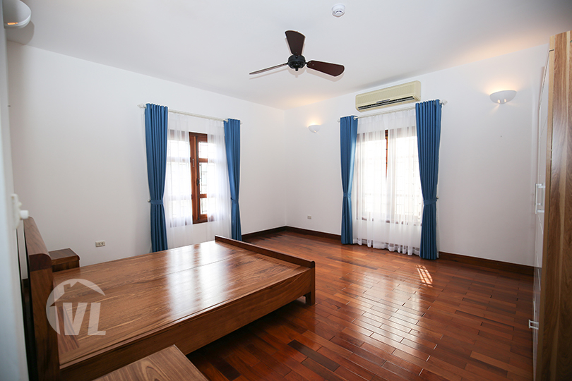 333 Furnished 4 beds house to let with garden in Hanoi Tay Ho district