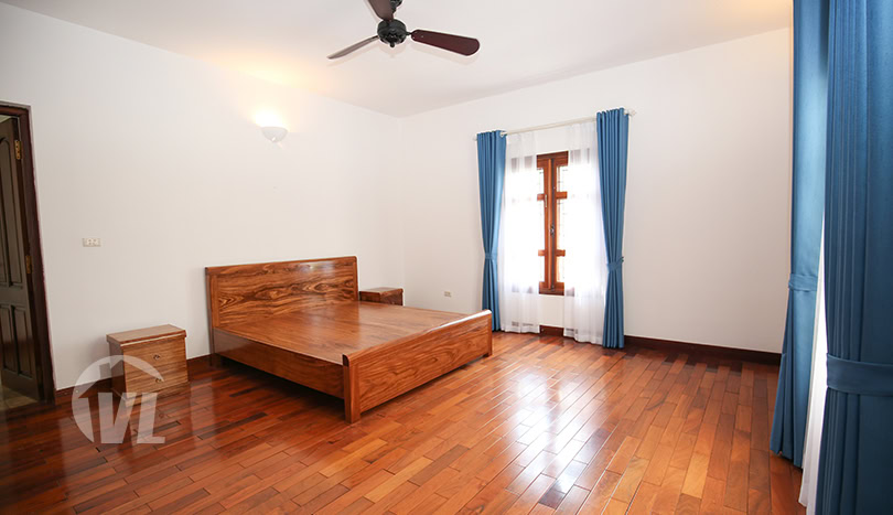 Furnished 4 beds house to let with garden in Hanoi Tay Ho district