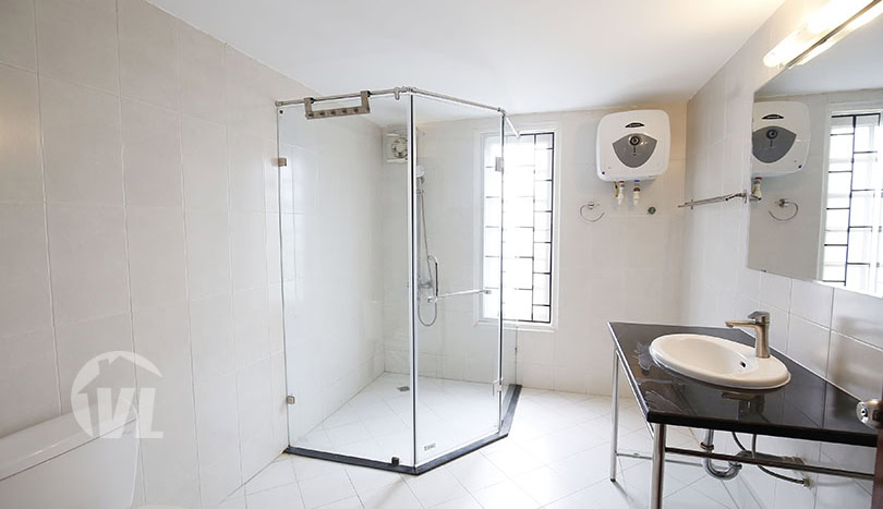 Furnished 4 beds house to let with garden in Hanoi Tay Ho district