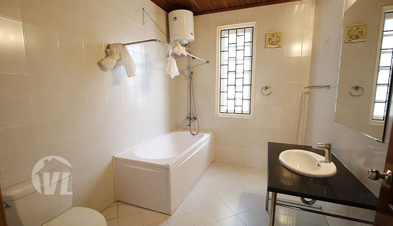 Furnished 4 beds house to let with garden in Hanoi Tay Ho district