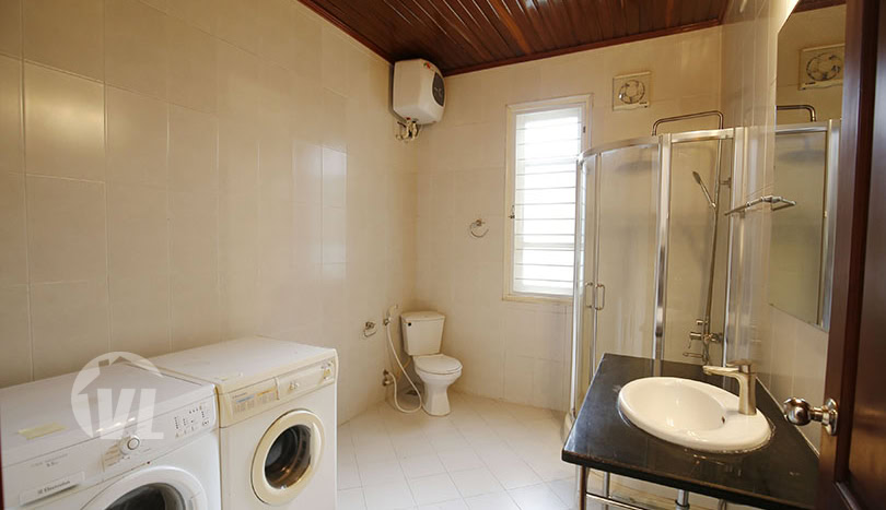 Furnished 4 beds house to let with garden in Hanoi Tay Ho district