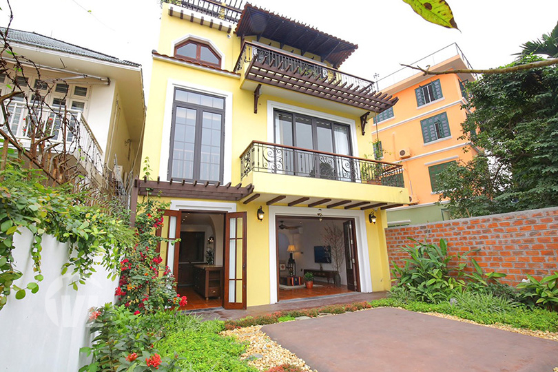 333 Furnished house with garden and lake view in Hanoi Tay Ho district