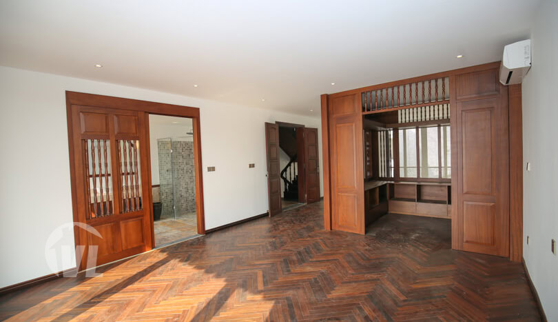 Furnished house with garden and lake view in Hanoi Tay Ho district