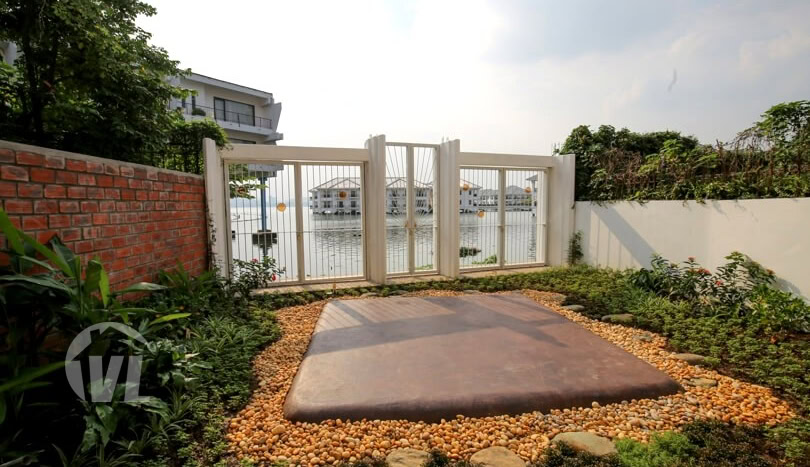 Furnished house with garden and lake view in Hanoi Tay Ho district
