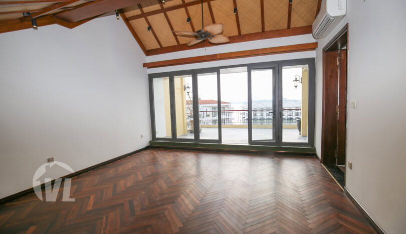 Furnished house with garden and lake view in Hanoi Tay Ho district