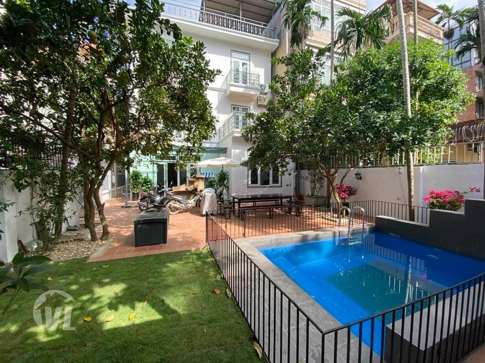 222 High-quality villa with swimming pool for rent in Tay Ho