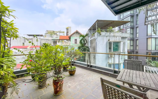 New apartment with terrace and closed kitchen to rent in Tay Ho