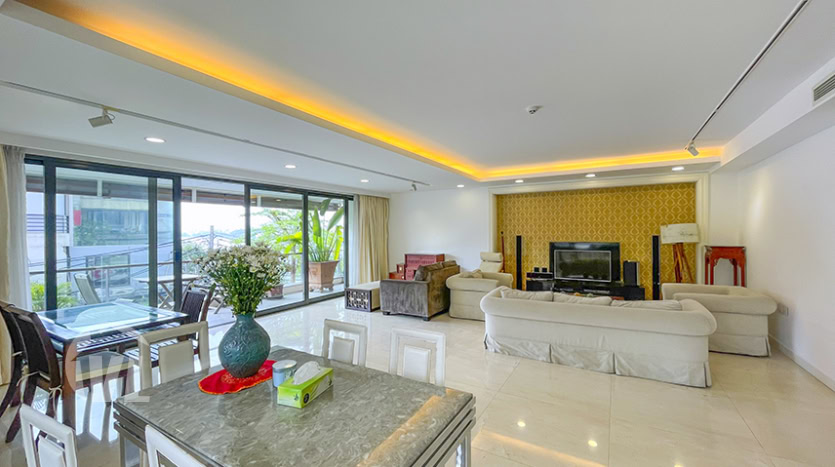 New apartment with terrace and closed kitchen to rent in Tay Ho