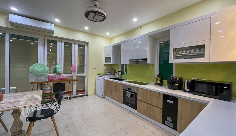New furnished 5 beds house to rent in Tay Ho district